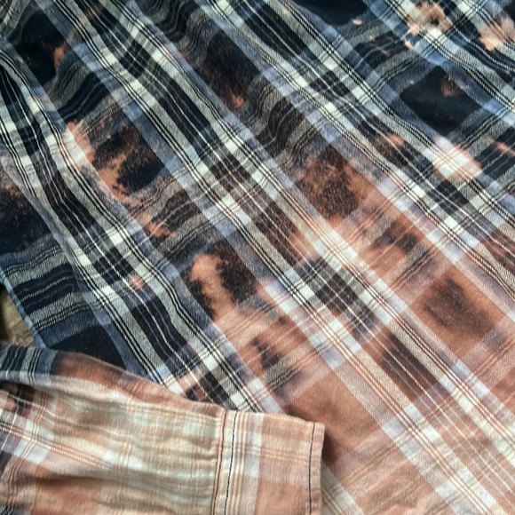 Custom bleach tie-dyed Flannel - Picture 7 of 8